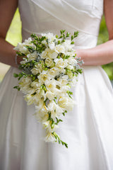 Alyne by Rivini
Ashley
Silk Dupioni
Ivory
Sweetheart
Box-pleat
Ball Gown
Wedding Dress
Front close