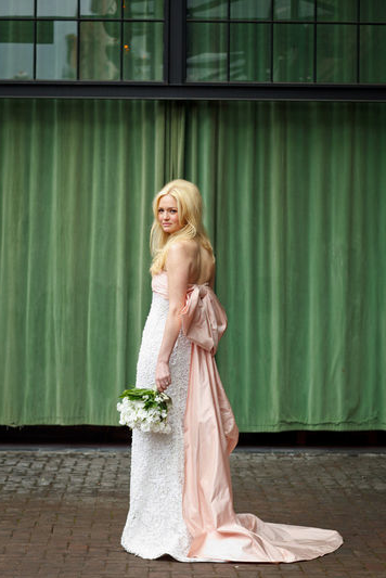 Oscar de la Renta Beaded Column Wedding Dress with Pink Bow – Instant  Filters 2