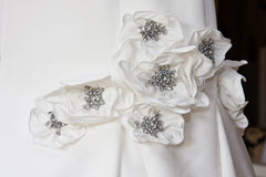 Priscilla of Boston
Trumpet
JL202
Fit & flare
elegant
flower details
