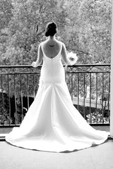 Priscilla of Boston
Trumpet
JL202
Fit & flare
elegant
flower details