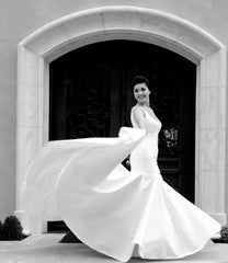 Priscilla of Boston
Trumpet
JL202
Fit & flare
elegant
flower details