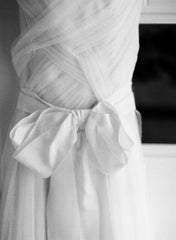 Vera Wang Silk Strapless Wedding Dress Crossover Weave at bust Bow Front Detail