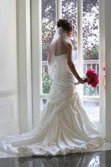 Maggie Sottero Parisianna
Ivory
Satin
A-line
Swarovski crystal
Sweetheart
Wedding Dress
Back wide