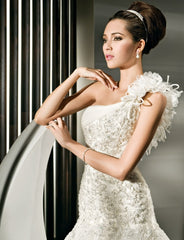 Demetrios
One-Shoulder
Tulle
Lace
Pleated
Floral
Fit N Flare
Wedding Dress
Front close