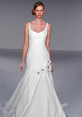 Priscilla of Boston
Trumpet
JL202
Fit & flare
elegant
flower details