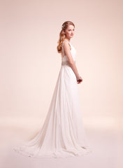 Alita Graham 7811
Kleinfeld
Style 5714OTGG
White
Chiffon
V-neck
Sheath
Sweep Train
Wedding Dress
Back side wide