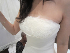 Vera Wang Luxe Kimberly Wedding Dress Organza Silk Tiered Raw Edge Lace Strapless Luxe Front Close Up