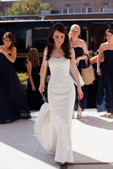 Michelle Roth 'Millie' Wedding Dress
Satin
Trumpet
Strapless
Front wide