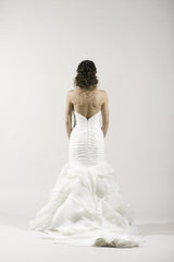 Dennis Basso 1114 Ivory Organza Wedding Dress for Kleinfeld Style 6255GGGN
flower details
elegant
Mermaid
Fit N Flare
back wide