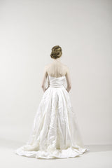 Marisa
Silk
Satin
asymmetrical
ivory
wedding dress
back wide