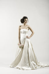 Monique Lhuillier 
Satin
Lace Overlay
A-line 
ivory