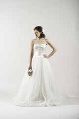 Dennis Basso 1108 Ivory Satin & Tulle Wedding Dress for Kleinfeld Style 6255GGOT
ball gown
elegant
A-line
front wide