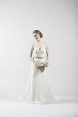Christos Amsale Femme Lace Wedding Dress
Elegant
ivory
sweetheart
front wide