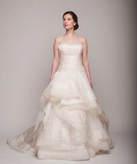 Rivini
Giselle
Ball Gown
Side wide
Peplum 
Silk Organza