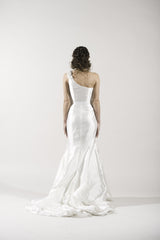 Dennis Basso 1113 One Shoulder Silk Ivory Wedding Dress for Kleinfeld Style 6255GGGA
Mermaid Gown
floral detailing
back wide