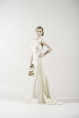 Monique Lhuillier
Two Piece Corsette
ivory
lace
elegant