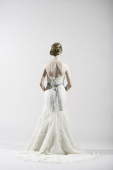 Christos Amsale Femme Lace Wedding Dress
Elegant
ivory
sweetheart
back wide