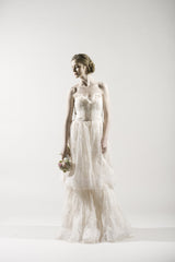 Carolina Herrera
Diana
Kleinfeld
Style 099
Lace
A-line
Sweetheart
Strapless
Blush
Wedding Dress
Front wide