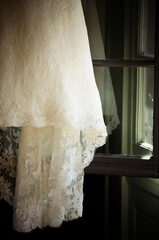 Monique Lhuillier 'Angelina' Ivory Lace Wedding Gown Train Detail
