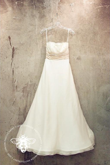 Lace Monique Lhuillier Bliss 0902 Wedding Dress A line silk organza cummerbund Dress Shot