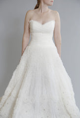 Rivini
Kyra
Ruched
A-line
Sweetheart
Strapless
Tulle
Wedding Dress
front close