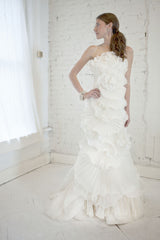 Marchesa
Silk
Asymmetric
Pleated
Ruffle
Wedding Dress
side