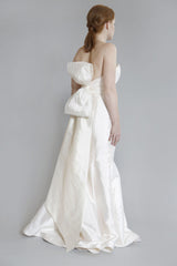 Tara Keely
TK2060
Silk
Tafetta
Trumpet
Ivory
Strapless
Bow
Wedding Dress
side