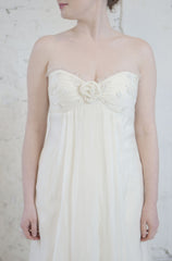 Melissa Sweet
Silk
Ivory
Sweetheart
Rosette
Wedding Dress
Strapless
close front