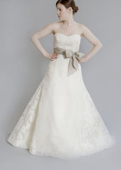 Vera Wang Luxe 'Whitney' Lace Dress front hands on hips