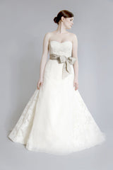 Vera Wang Luxe 'Whitney' Lace Dress front wide