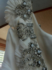 Monique Lhuillier Rihanna Sleeveless Pickup Wedding Dress