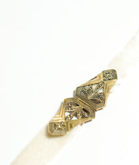 Nona E Rose
Champagne Belt
Velvet
Gold Buckle
Vintage
Detail