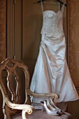 Monique Lhuillier
Magical Skirt
Lavender Corset
lace
ivory
embellished bodice
Front wide 2