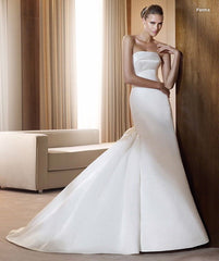 Pronovias Ferma Strapless Bow Wedding Dress Front Wide Buttons
