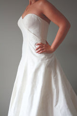 Priscilla of Boston
Lynette
Crossover
Taffeta
Ivory
Wedding Dress
Side wide