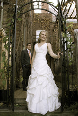 Cupid Shirred Pick Up Wedding Dress
romantic
ivory
classic
V-neck
front side