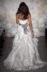 Jim Hjelm
ivory
silk satin
organza
white sash
sweetheart
back wide