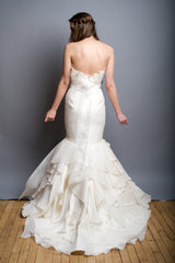 Rivini
Balia
Mermaid
Strapless
Silk Taffeta
Ivory
Wedding Dress
Back wide