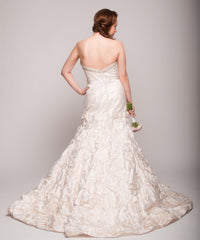 Eugenia 3499
Ivory
Floral
Satin
Ball Gown
Strapless
Wedding dress
Back wide