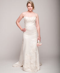 Eugenia
Satin
Chiffon
Ivory
Painted Floral
Pintucks
Florals
Strapless
Wedding Dress
Front wide