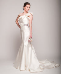 Romona Keveza
Fit & Flare
One Shoulder
Ruffled
Silk Dupioni
Side Wide