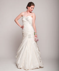 Pnina Tornai Cascading Beaded Mermaid Wedding Dress
Organza
Sweetheart
Strapless
Front side wide
