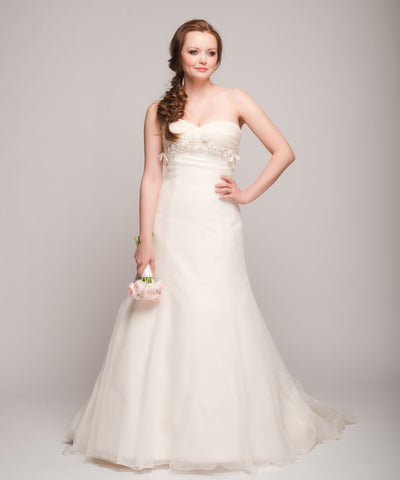 Vera Wang Ivory Stephanotis-Detailed Wedding Dress