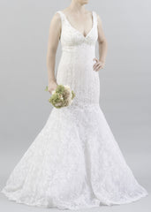 Mira Zwillinger
Sophia
Fitted
Lace
White
Mermaid
Wedding Dress
front close