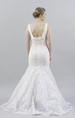 Mira Zwillinger
Sophia
Fitted
Lace
White
Mermaid
Wedding Dress
back