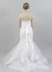 Mira Zwillinger
Vivienne
Strapless
Chantilly Lace
Tulle
Alencon Lace
Mermaid
Wedding Dress
back