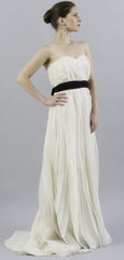 Vera Wang
Delilah
Strapless
Pleated
Silk Organza
Ivory
A-line
Wedding Dress
Front/side