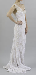 Mira Zwillinger
Mary
Fitted
Lace
One shoulder
Wedding Dress
side
