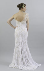 Mira Zwillinger
Mary
Fitted
Lace
One shoulder
Wedding Dress
back
