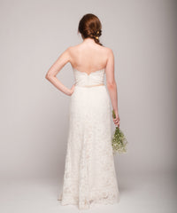Modern Trousseau
Devon
French Alencon
Lace
Organza
Wedding Dress
Back Wide